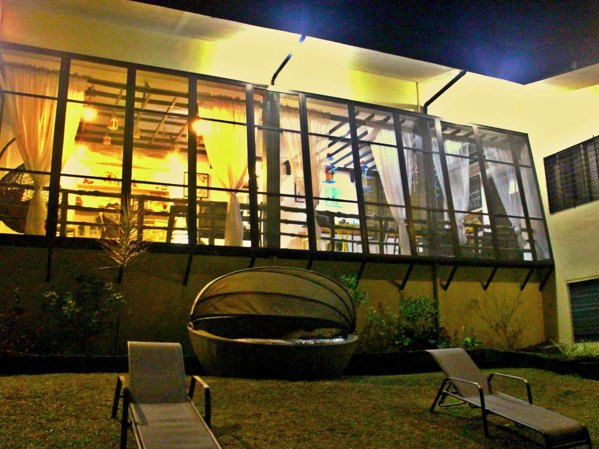 Tagaytay Garden Budgetel - City Center Tagaytay City Buitenkant foto